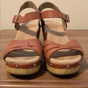 Clark’s Platform Sandals  Size: 9.5
